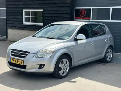 Kia cee'd - Thumbnail 28