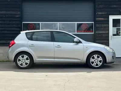 Kia cee'd - Thumbnail 8