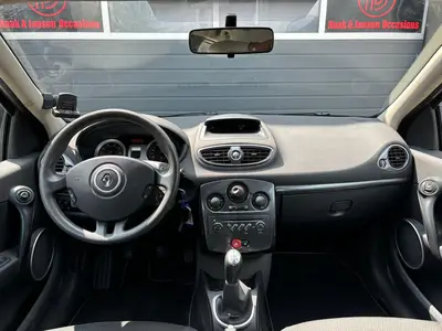 Renault Clio - Thumbnail 12