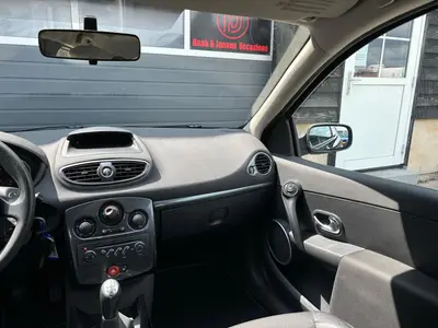 Renault Clio - Thumbnail 13