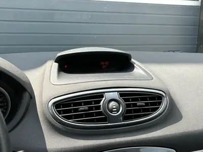 Renault Clio - Thumbnail 16