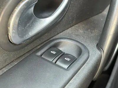 Renault Clio - Thumbnail 26