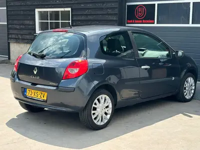 Renault Clio - Thumbnail 30
