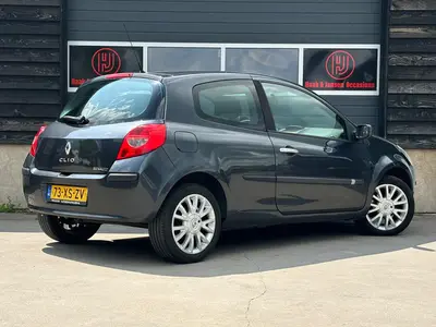 Renault Clio - Thumbnail 4