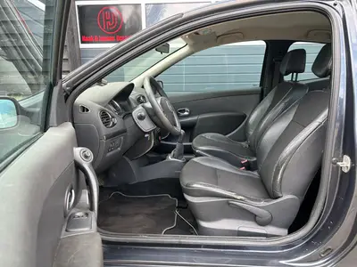 Renault Clio - Thumbnail 10