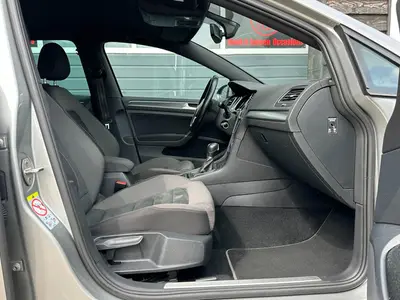 Volkswagen Golf - Thumbnail 11