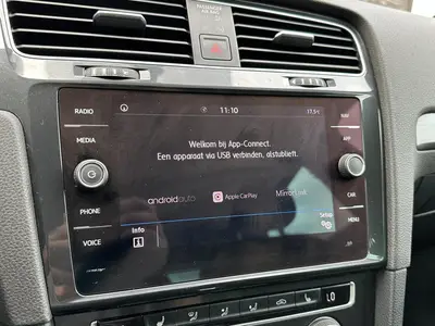 Volkswagen Golf - Thumbnail 18