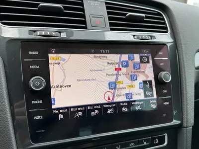 Volkswagen Golf - Thumbnail 19