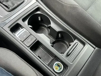 Volkswagen Golf - Thumbnail 22