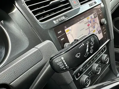 Volkswagen Golf - Thumbnail 23