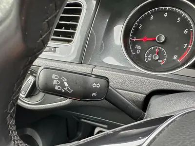 Volkswagen Golf - Thumbnail 24