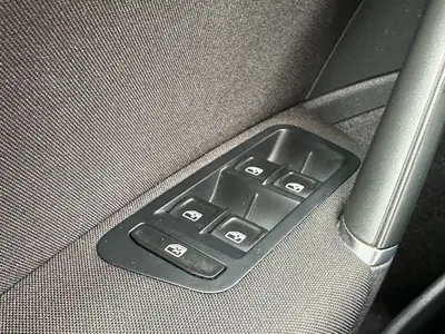 Volkswagen Golf - Thumbnail 29