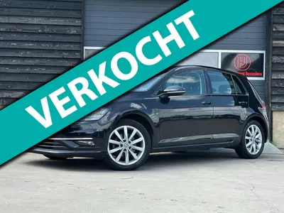 Volkswagen Golf - Thumbnail 1