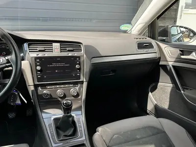 Volkswagen Golf - Thumbnail 12