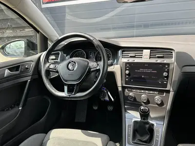 Volkswagen Golf - Thumbnail 13