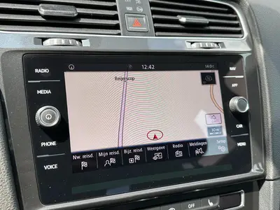 Volkswagen Golf - Thumbnail 16