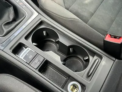 Volkswagen Golf - Thumbnail 20