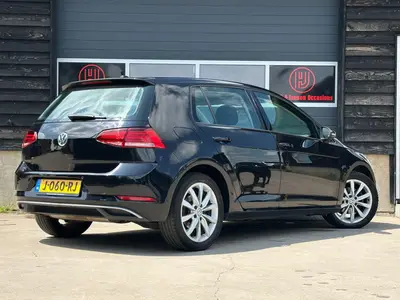 Volkswagen Golf - Thumbnail 3