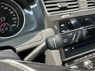 Volkswagen Golf - Thumbnail 22