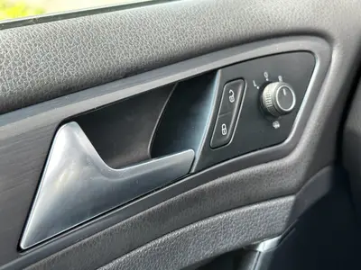 Volkswagen Golf - Thumbnail 27