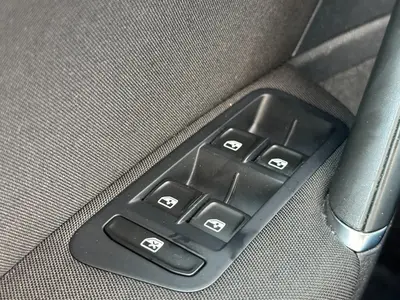 Volkswagen Golf - Thumbnail 28