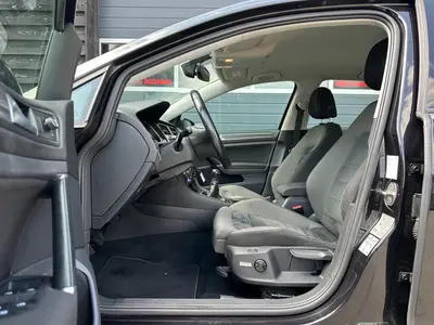 Volkswagen Golf - Thumbnail 9