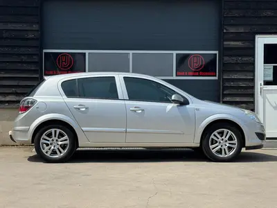 Opel Astra - Thumbnail 8