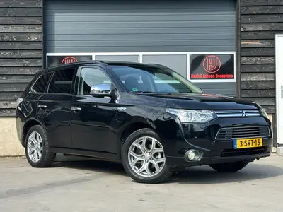 Mitsubishi Outlander - Thumbnail 2