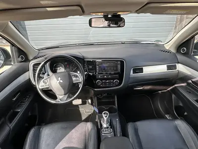 Mitsubishi Outlander - Thumbnail 12