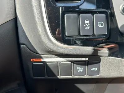 Mitsubishi Outlander - Thumbnail 24