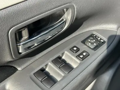 Mitsubishi Outlander - Thumbnail 25