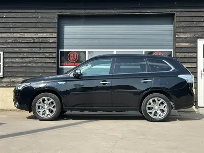 Mitsubishi Outlander - Thumbnail 8