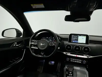 Kia Stinger - Thumbnail 14