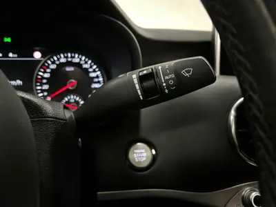 Kia Stinger - Thumbnail 23