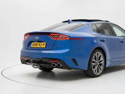 Kia Stinger - Thumbnail 32