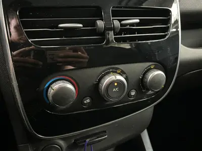 Renault Clio - Thumbnail 17