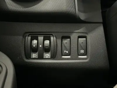 Renault Clio - Thumbnail 25