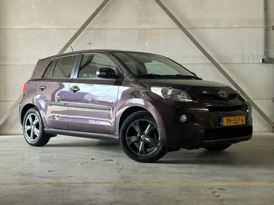 Toyota Urban Cruiser - Thumbnail 3