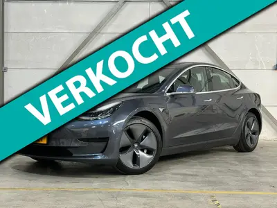 Tesla Model 3 - Thumbnail 1