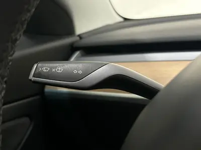 Tesla Model 3 - Thumbnail 19