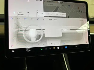 Tesla Model 3 - Thumbnail 22
