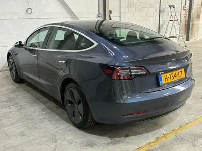 Tesla Model 3 - Thumbnail 26