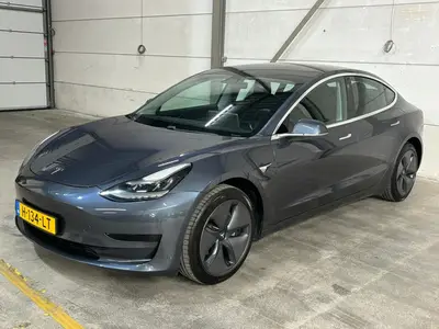 Tesla Model 3 - Thumbnail 27