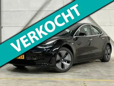 Tesla Model 3 - Thumbnail 1