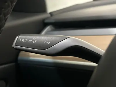 Tesla Model 3 - Thumbnail 20