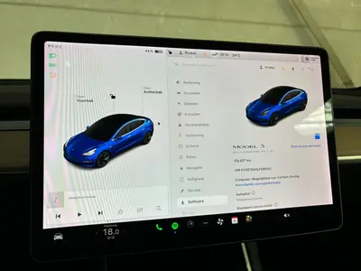 Tesla Model 3 - Thumbnail 16