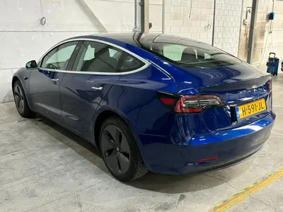 Tesla Model 3 - Thumbnail 21