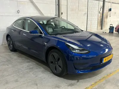 Tesla Model 3 - Thumbnail 22
