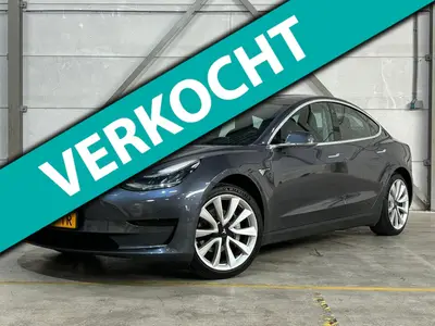 Tesla Model 3 - Thumbnail 1