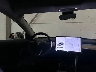 Tesla Model 3 - Thumbnail 14